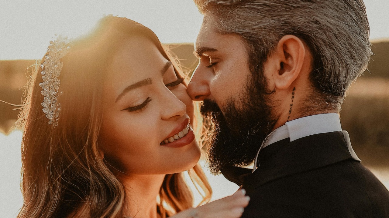 couple-amoureux-femme-puissante-energie-feminine