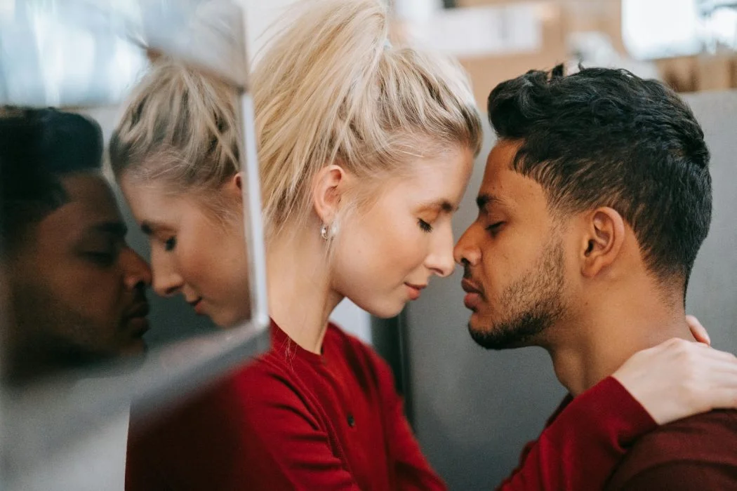 un couple heureux