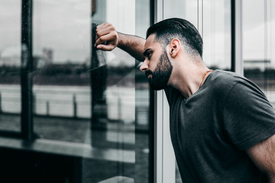 Homme distant