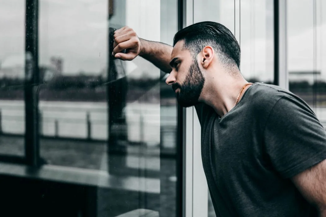 Homme distant