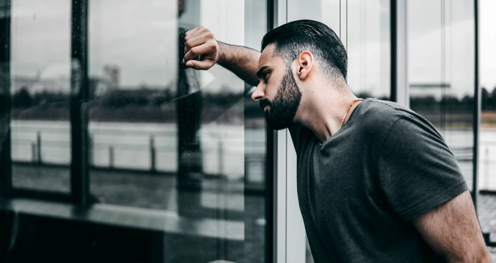 Homme distant